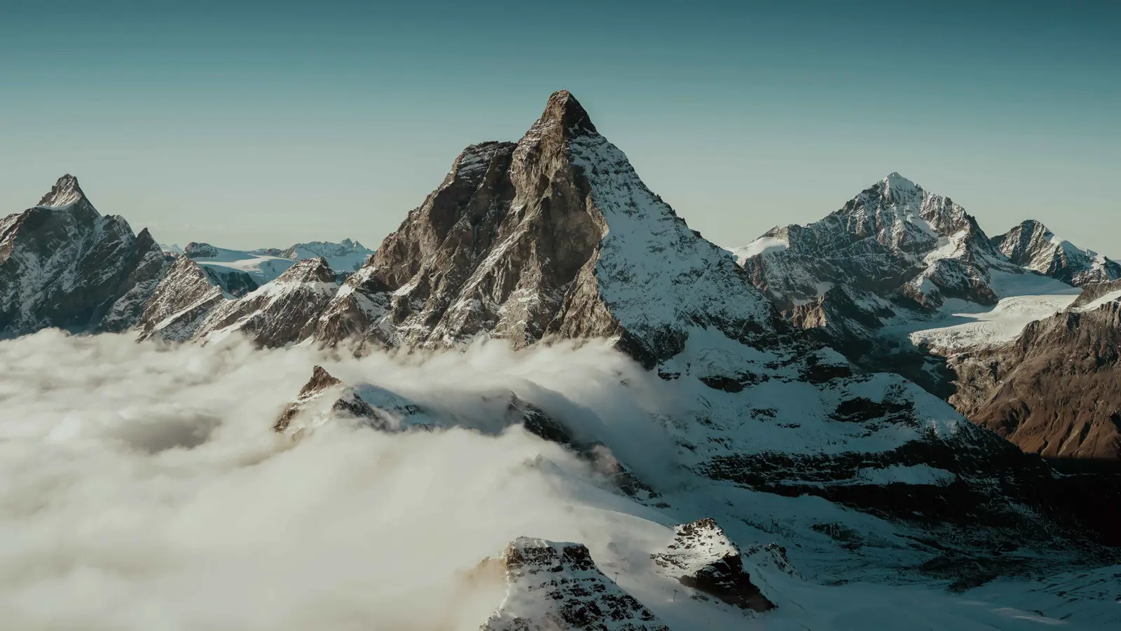 فقدان متسلق في جبال الألب منذ أسابيع