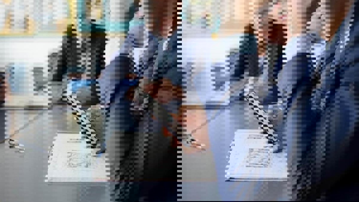 إسبانيا تتجه لحظر الهواتف المحمولة في المدارس 