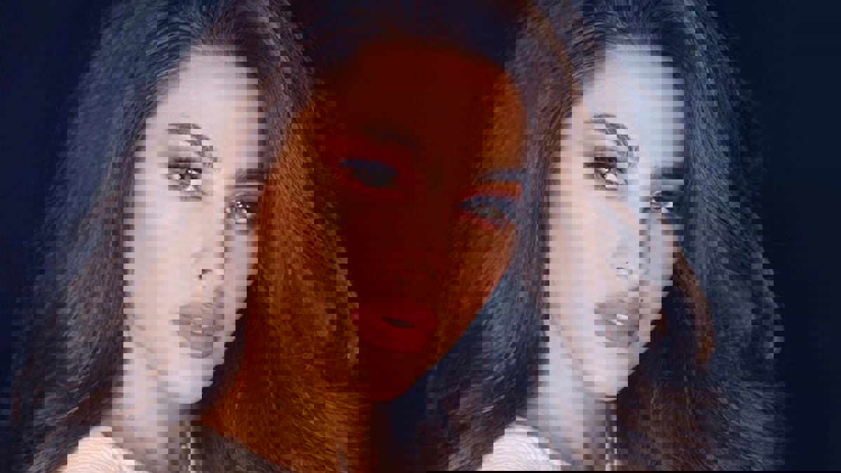 هدية عبد اللطيف الصراف لزوجته فوز الفهد (صور)