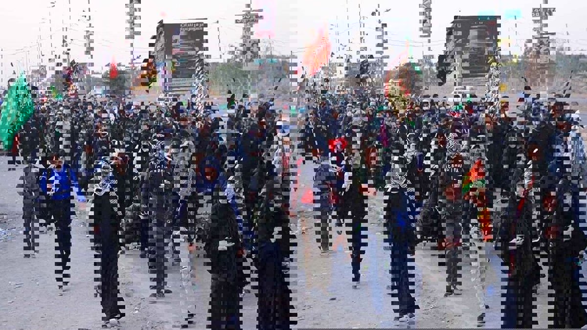 جدل في إيران بعد نقل زوار "الأربعين" إلى العراق عبر طائرة شحن عسكرية