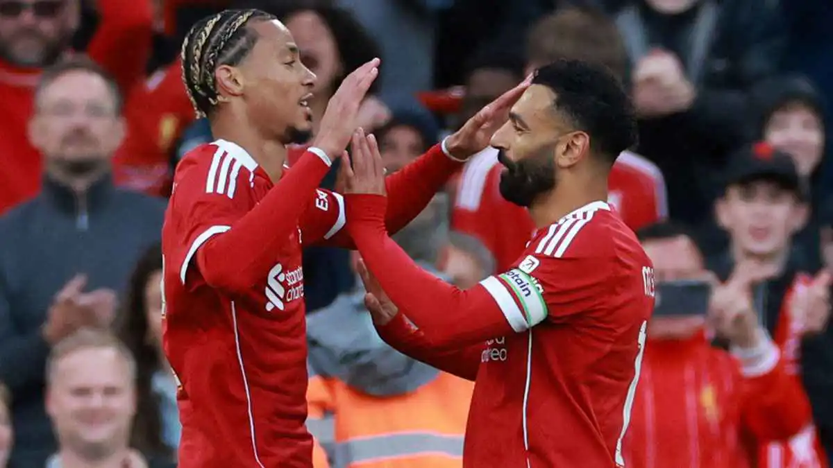 محمد صلاح يعترف بصعوبة التعامل مع زميله الجديد في ليفربول