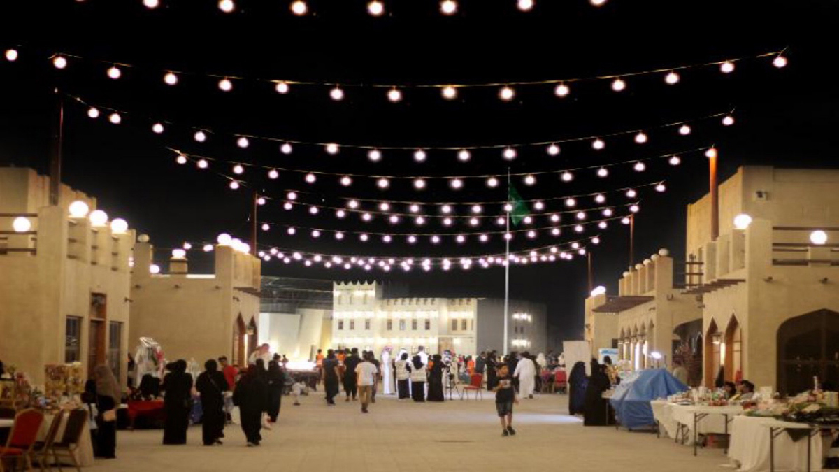 "العوامية" بحلتها الجديدة تحتضن لأول مرة السعوديين في فعاليات ليالي رمضان (فيديو وصور)