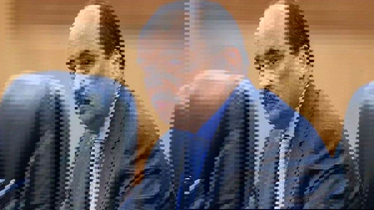 إحالة الرئيس الموريتاني السابق إلى القضاء بشبهات فساد وإقالة وزير متهم (صور)