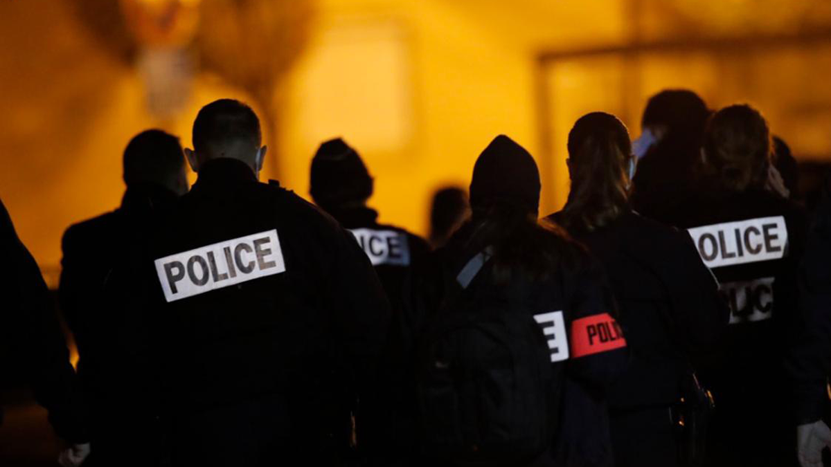 تفاصيل مثيرة لعملية قتل 3 ضباط شرطة بالرصاص في فرنسا