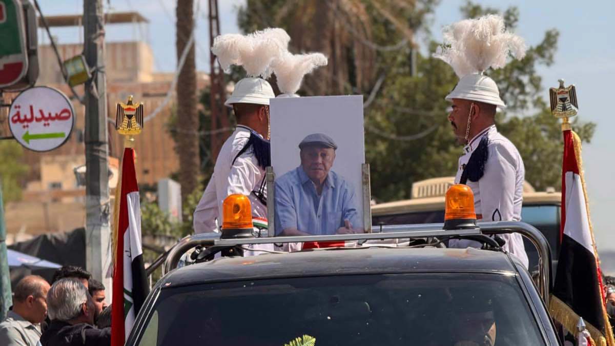 تشييع مهيب للكاتب جمعة اللامي في بغداد (فيديو)