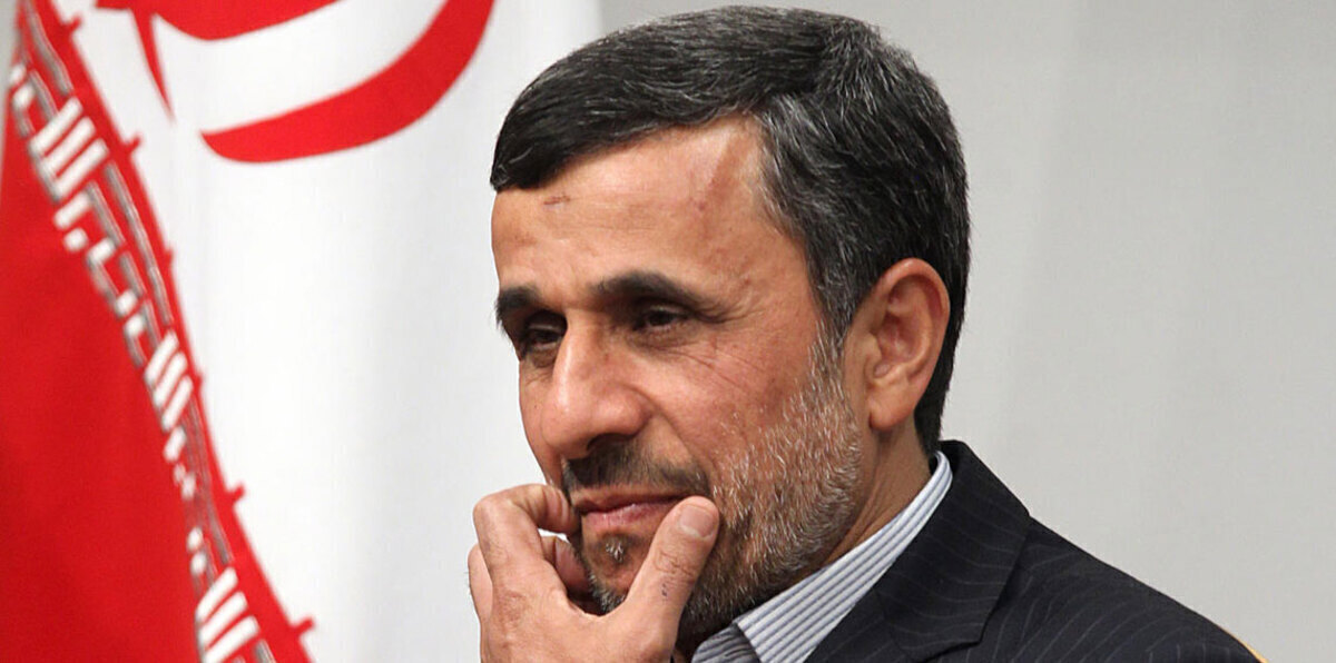 نجاد يطالب خامنئي بانتخابات "حرة ومبكرة"