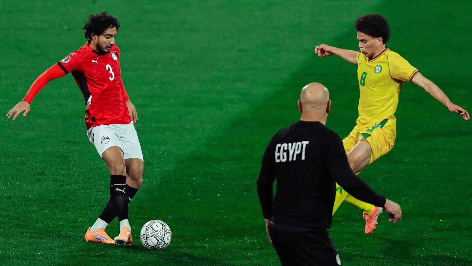 كاد يكلف منتخب مصر 3 نقاط.. خطأ كارثي من حسام حسن أمام زيمبابوي