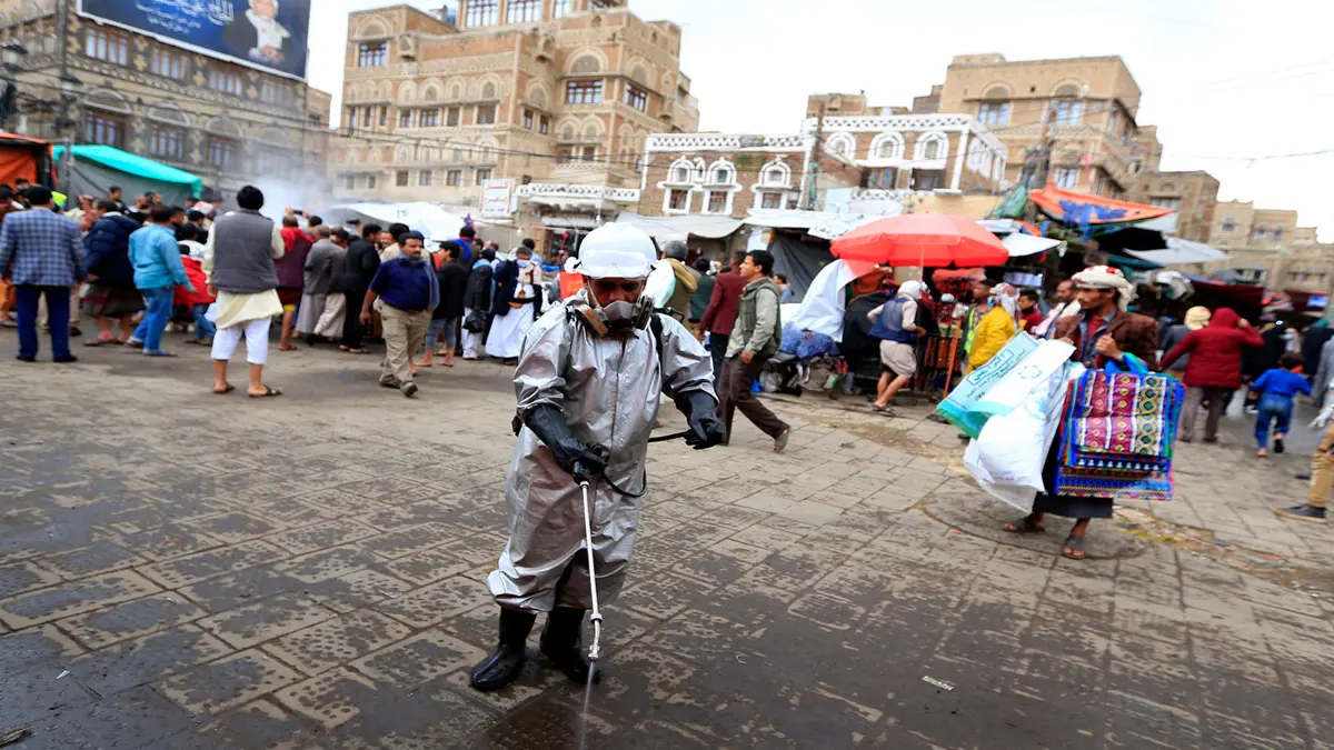 شبح كورونا يلقي بظلاله على صنعاء بعد إعلان الحوثيين أول وفاة بالفيروس