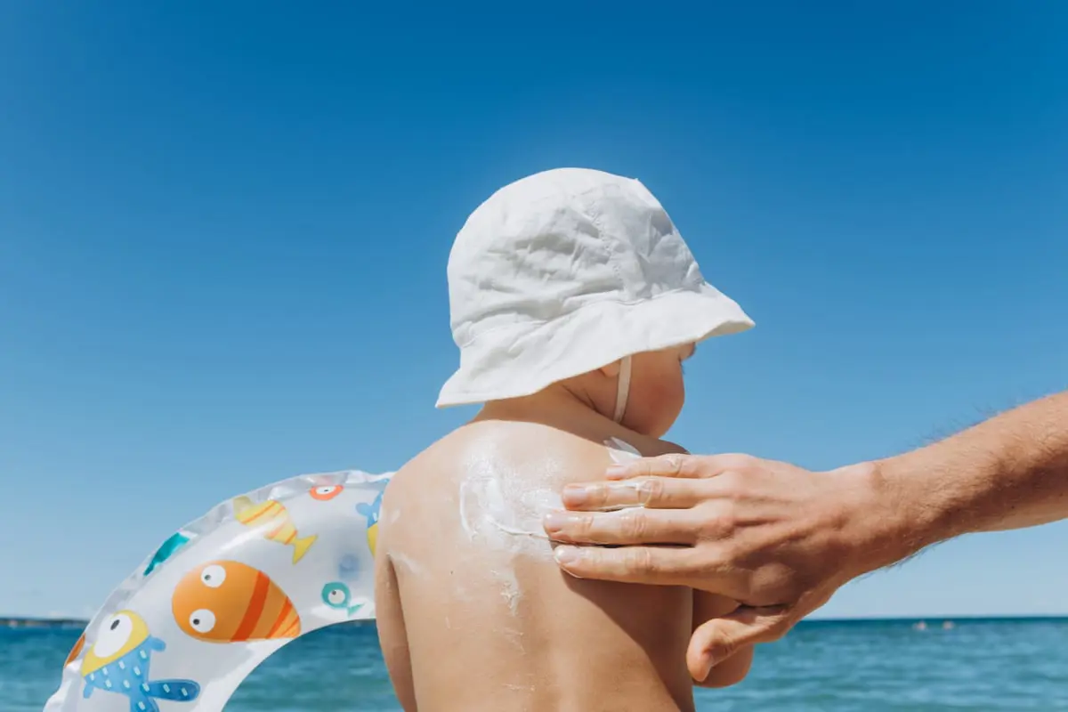 نصائح "جوهرية" لحماية الأطفال من الحر الشديد 