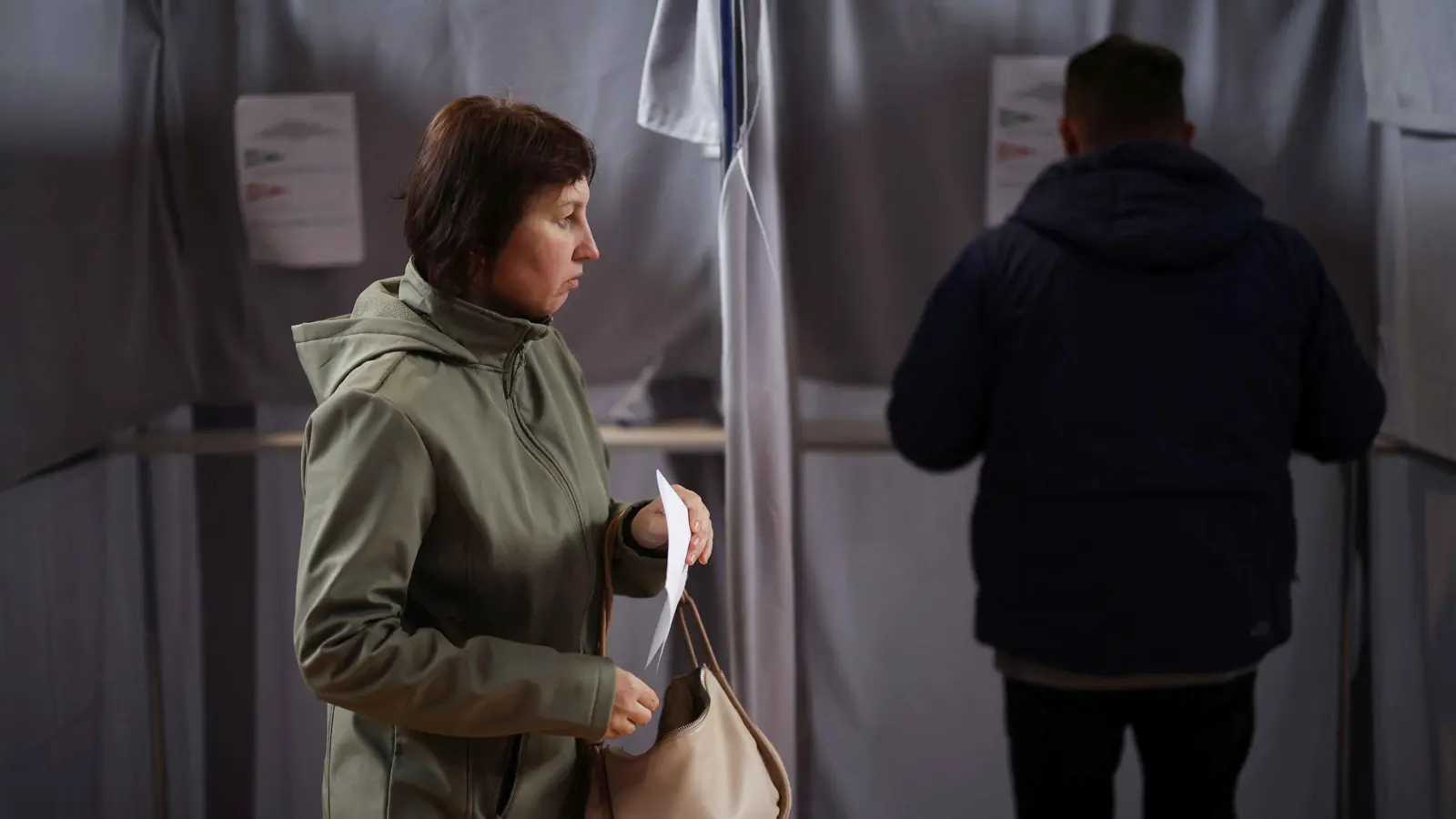 جولة إعادة مشتعلة.. بولندا بين رؤيتين متناقضتين