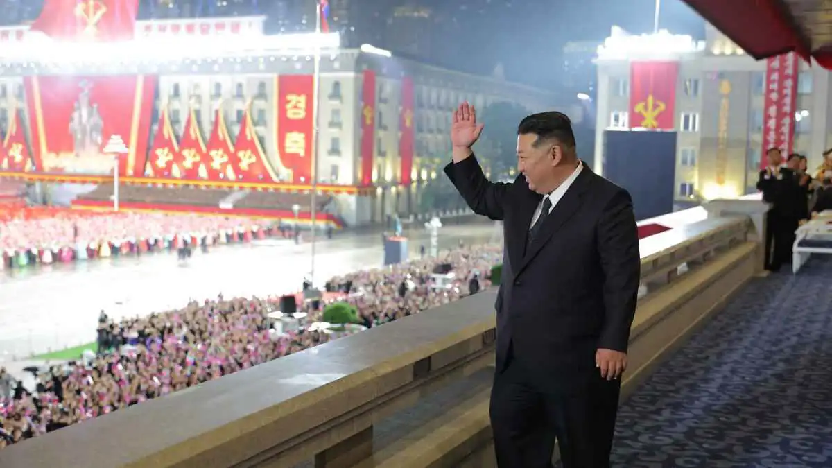 كيم: يجب أن يواصل جيشنا نموه ليصبح كياناً لا يُقهر