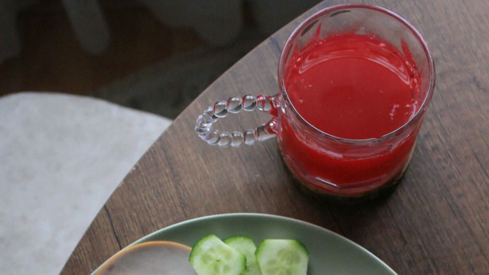 تناول هذا العصير صباحًا يحارب الكوليسترول