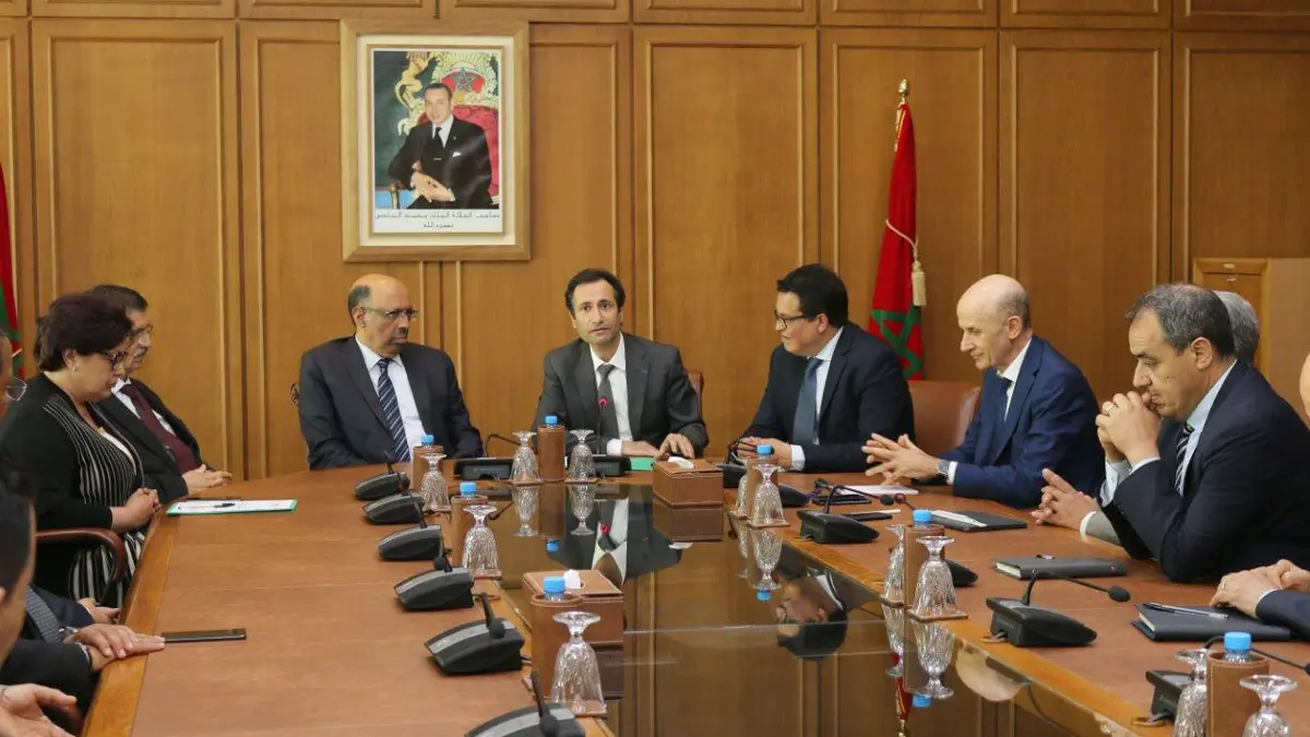 المغرب يتجه إلى خصخصة عدد من المؤسسات لسد العجز