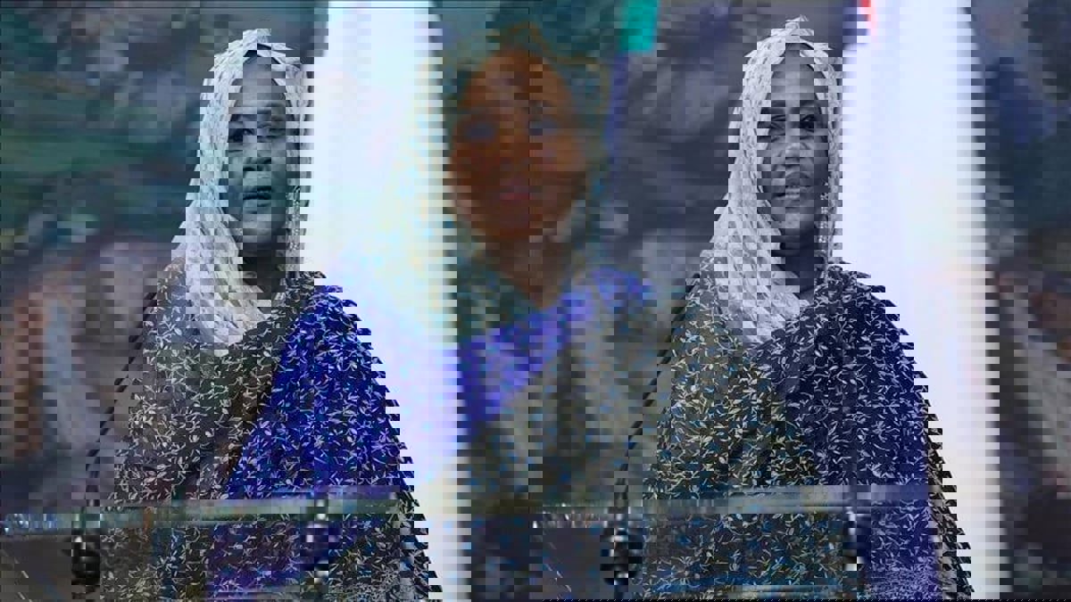 مريم الصادق المهدي: حمدوك تحول إلى رئيس وزراء انقلابي