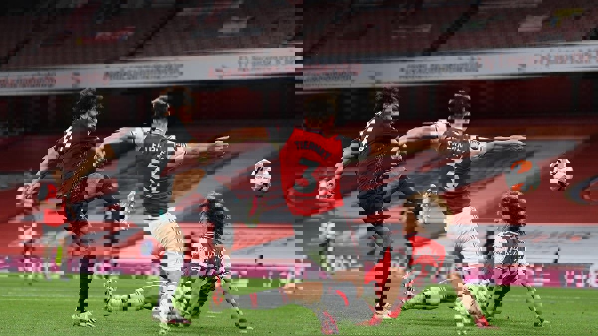 محمد صلاح يراوغ ديفيد لويز بطريقة مذهلة (فيديو)‎