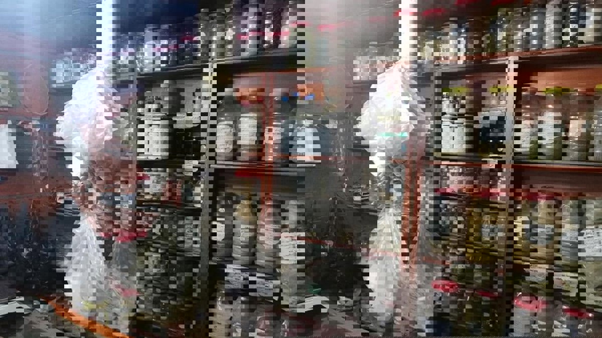 ازدهار الطب العربي بسبب غلاء الأدوية وتكاليف العلاج في سوريا