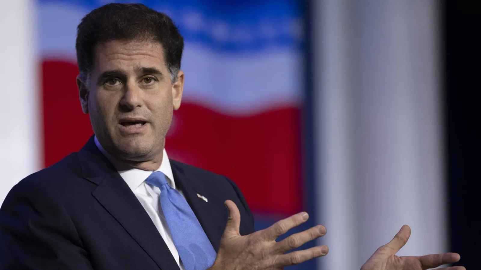 نتنياهو: الوزير ديرمر سيغادر منصبه قريباً