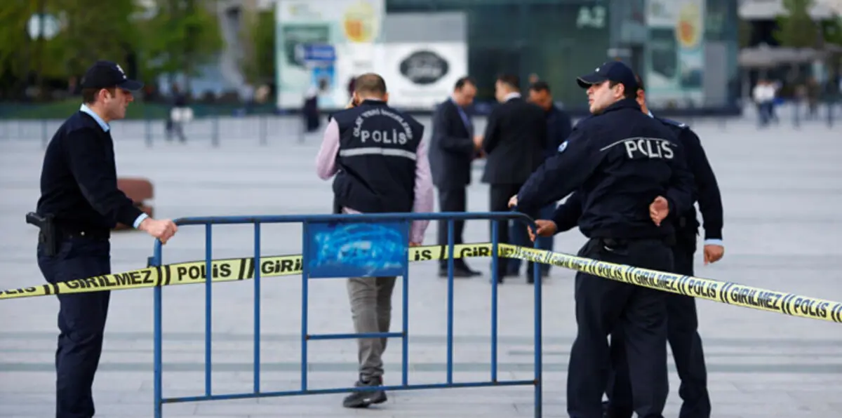 مقتل 3 وإصابة 45 بانفجار سيارة ملغومة في مدينة ديار بكر بتركيا