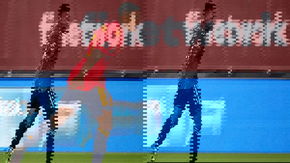 أنسو فاتي يحصد 5 أرقام قياسية في موسمه الأول مع برشلونة ومنتخب إسبانيا