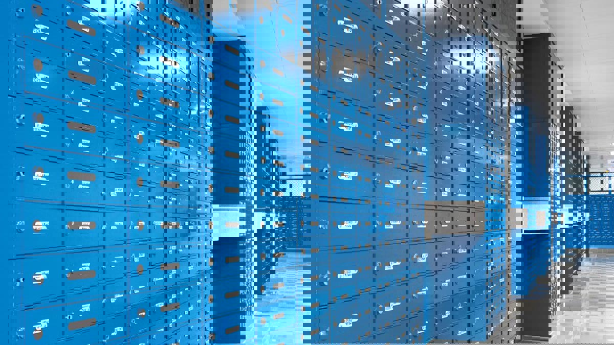 رويترز: استئناف خدمة البريد بين الإمارات وقطر عبر سلطنة عُمان