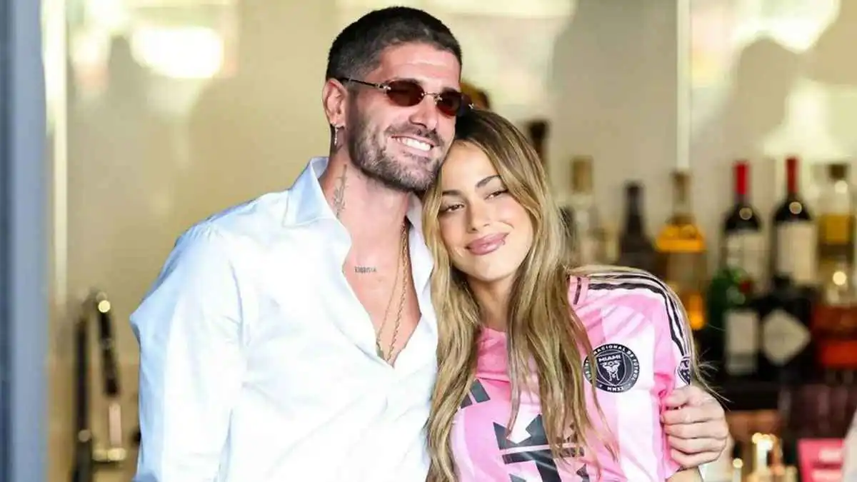 دي باول يعلن موعد زواجه من صديقته الأرجنتينية (صور)