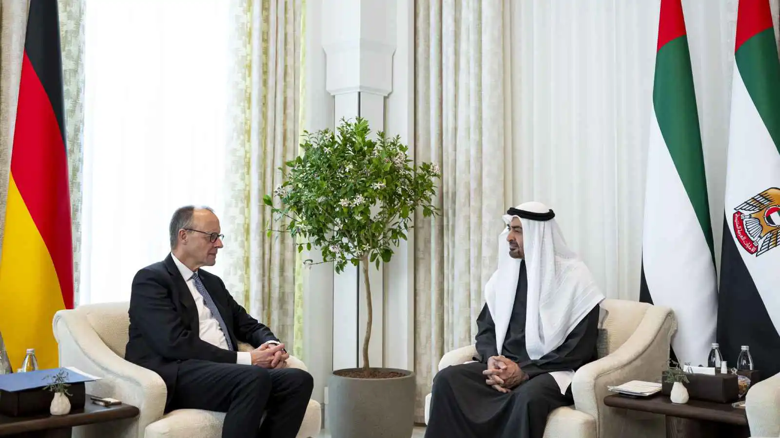 رئيس الإمارات والمستشار الألماني يشهدان إعلان عدد من مذكرات التفاهم