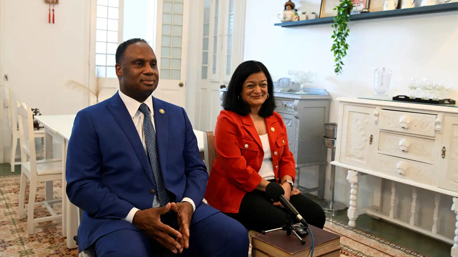 زيارة نوّاب الكونغرس إلى كوبا.. جبهة ضد الحرب أم تحضير للانتخابات؟