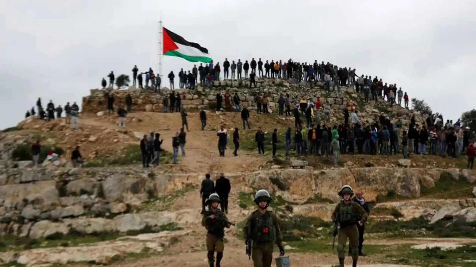 التصعيد في الضفة الغربية.. "انفجار وشيك" وخيارات معقدة أمام الفلسطينيين