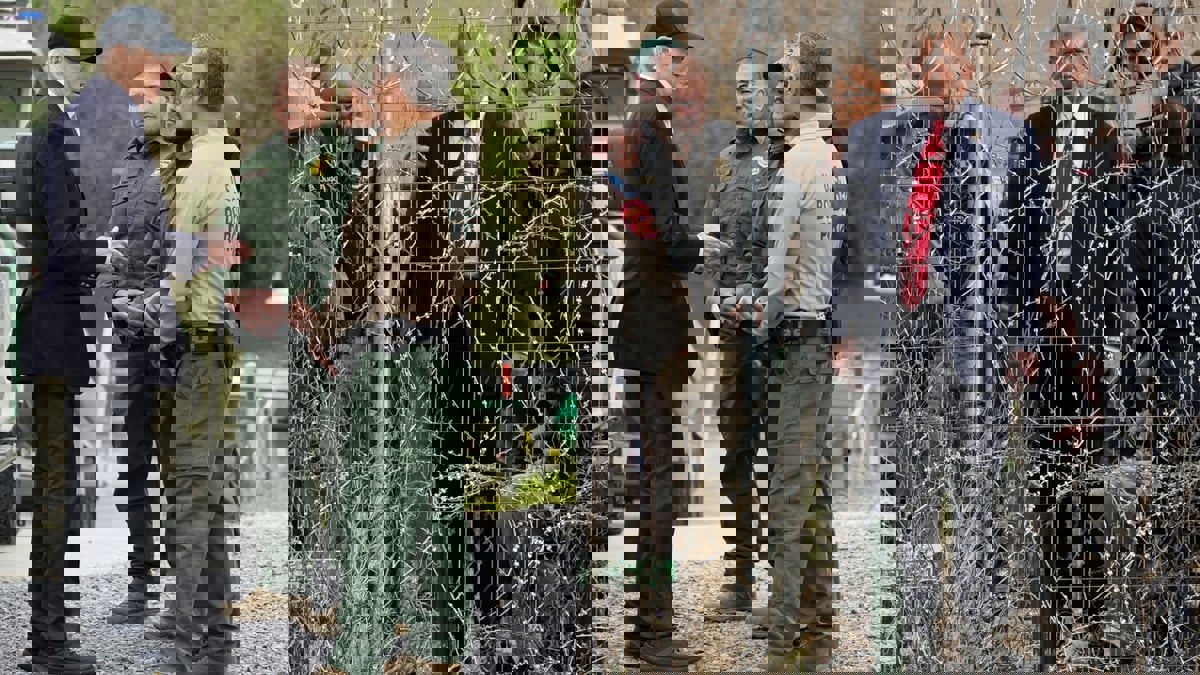 بايدن وترامب على حدود المكسيك.. الهجرة تكشف حجم الانقسام