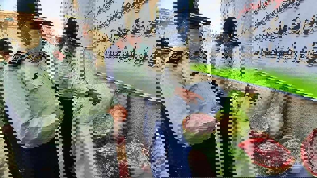 مخبّأة داخل بطيخ.. ضبط 100 كغم من "الأفيون" في إيران