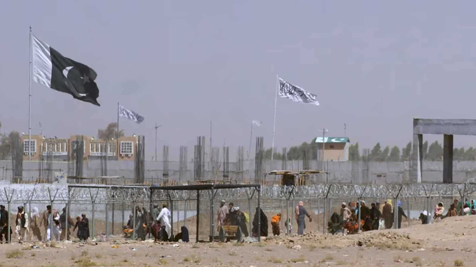 إغلاق الحدود يحول التوترات بين باكستان وأفغانستان إلى "حرب اقتصادية"