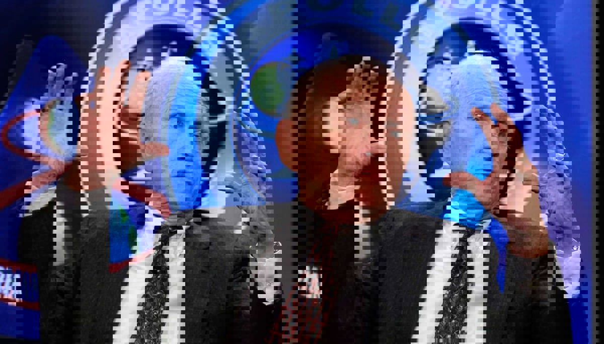 وفاة رائد الفضاء فرانك بورمان قائد مهمة "أبولو 8"