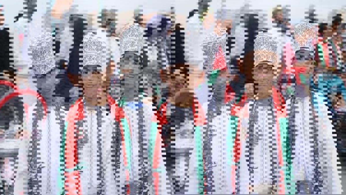 سلطنة عُمان .. 3 آلاف توأم في مهرجان بمسقط (فيديو)