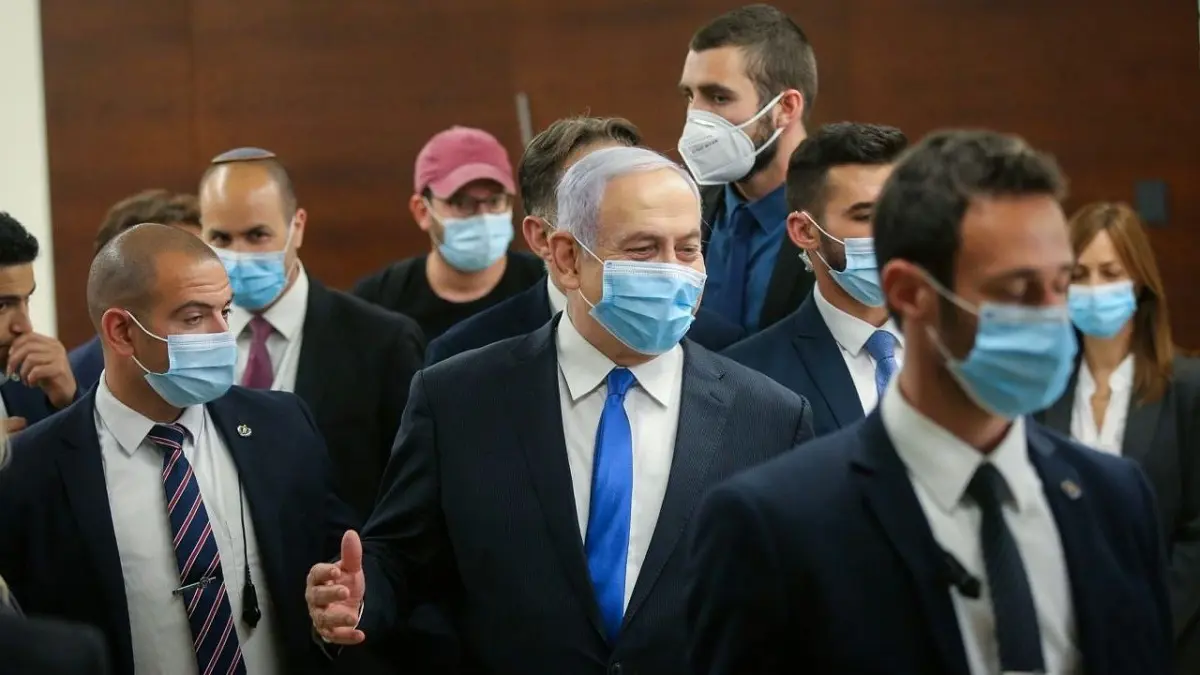 قبيل التصويت على حل الكنيست.. "الليكود" يحبس أنفاسه وزعيم المعارضة يغازل "أزرق أبيض"