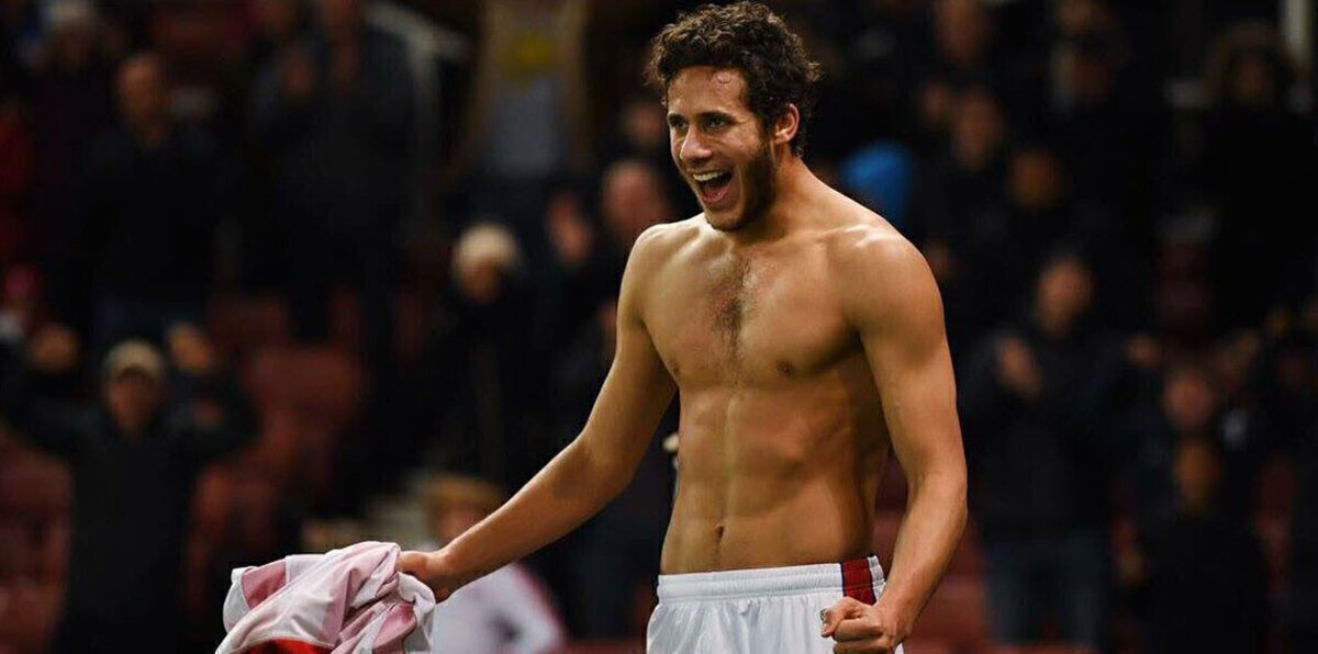 رمضان صبحي يسجل هدفه الثاني على التوالي في الدوري الإنجليزي مع ستوك سيتي (فيديو)