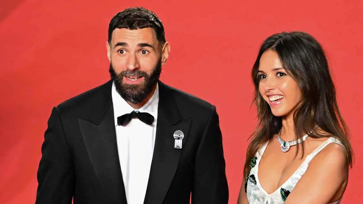 الصور الأولى من "شهر عسل" كريم بنزيما ولينا خضري (صور)