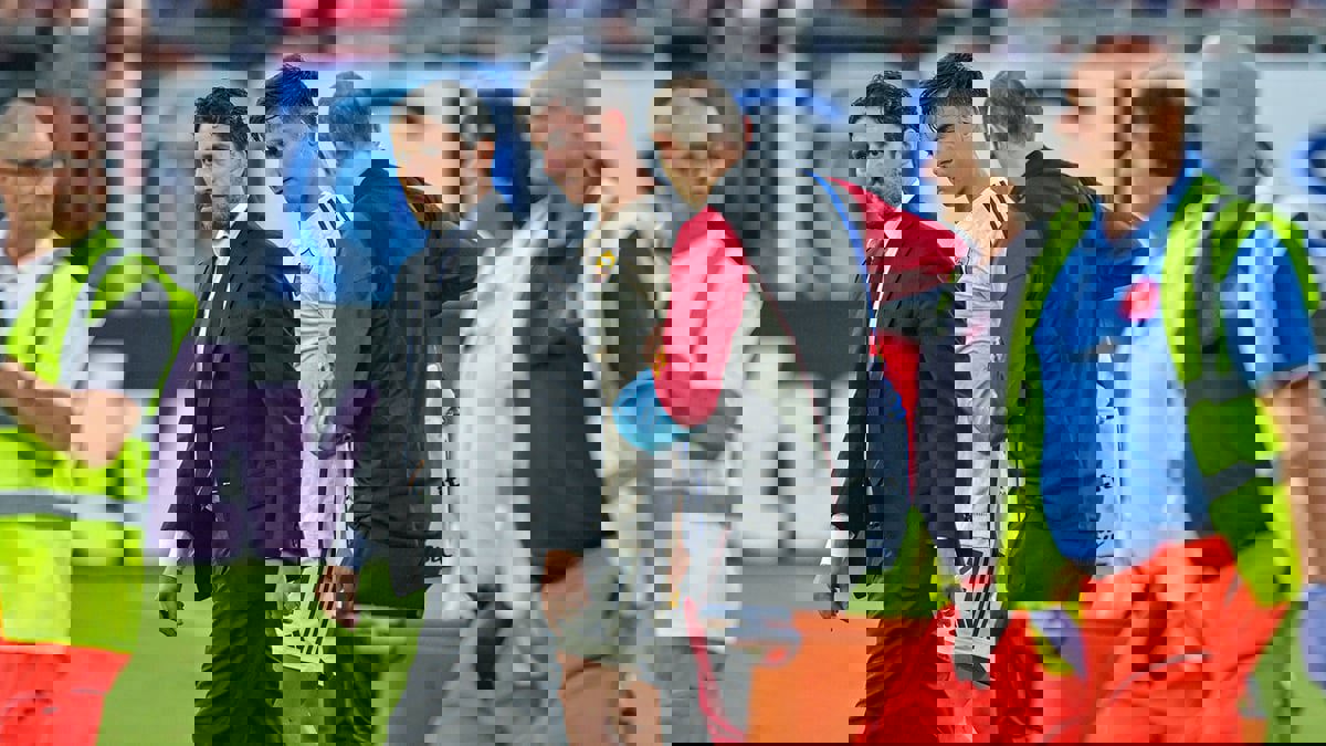 تفاصيل إصابة ديبالا بعد خروجه باكيًا في مباراة روما وكالياري