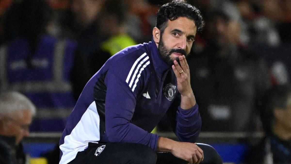 هل يجب إقالة روبن أموريم من تدريب مانشستر يونايتد؟