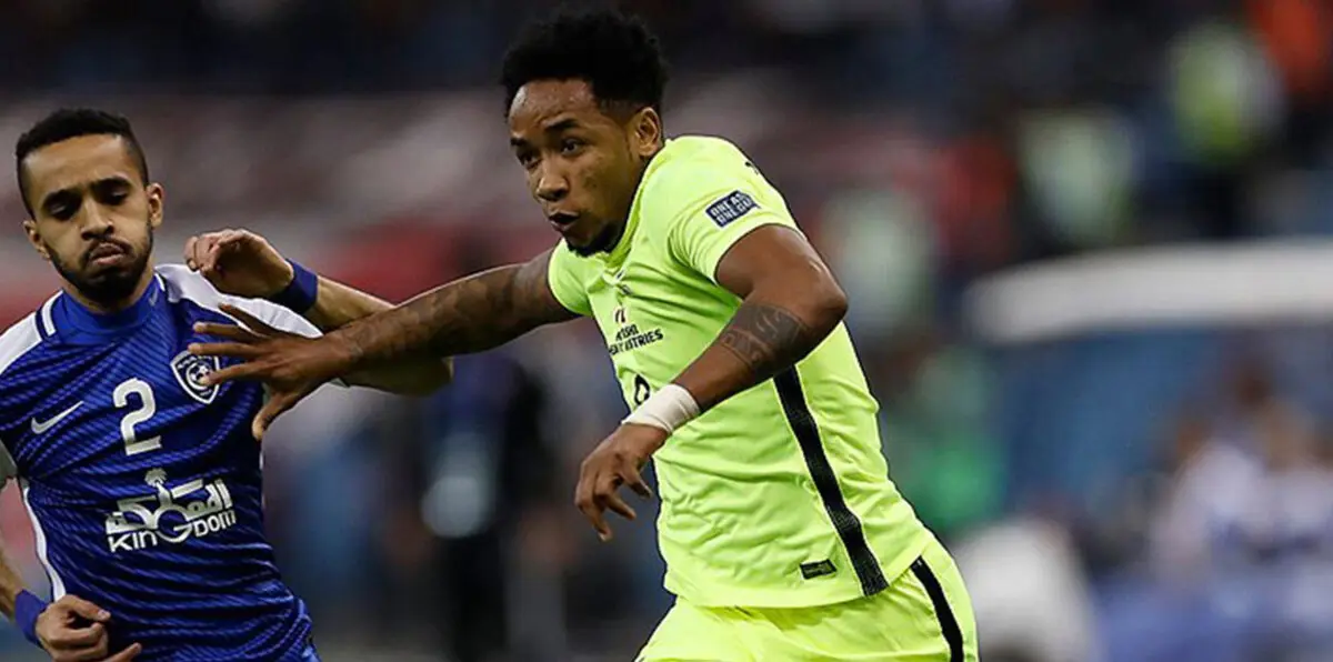 بعدما سخر من إصابة إدواردو.. جمهور نادي الهلال السعودي يهاجم لاعب أوراوا بعبارات عنصرية (صور)