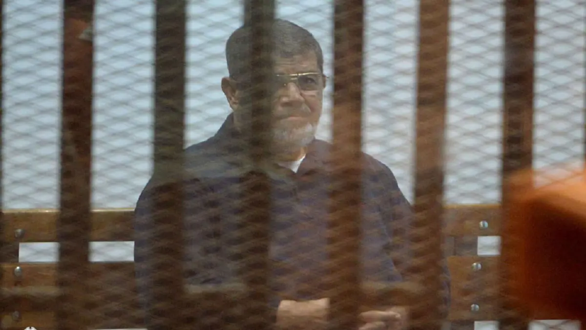مصر.. تأجيل محاكمة مرسي و 23 إخوانيًا في قضية "التخابر مع حماس"