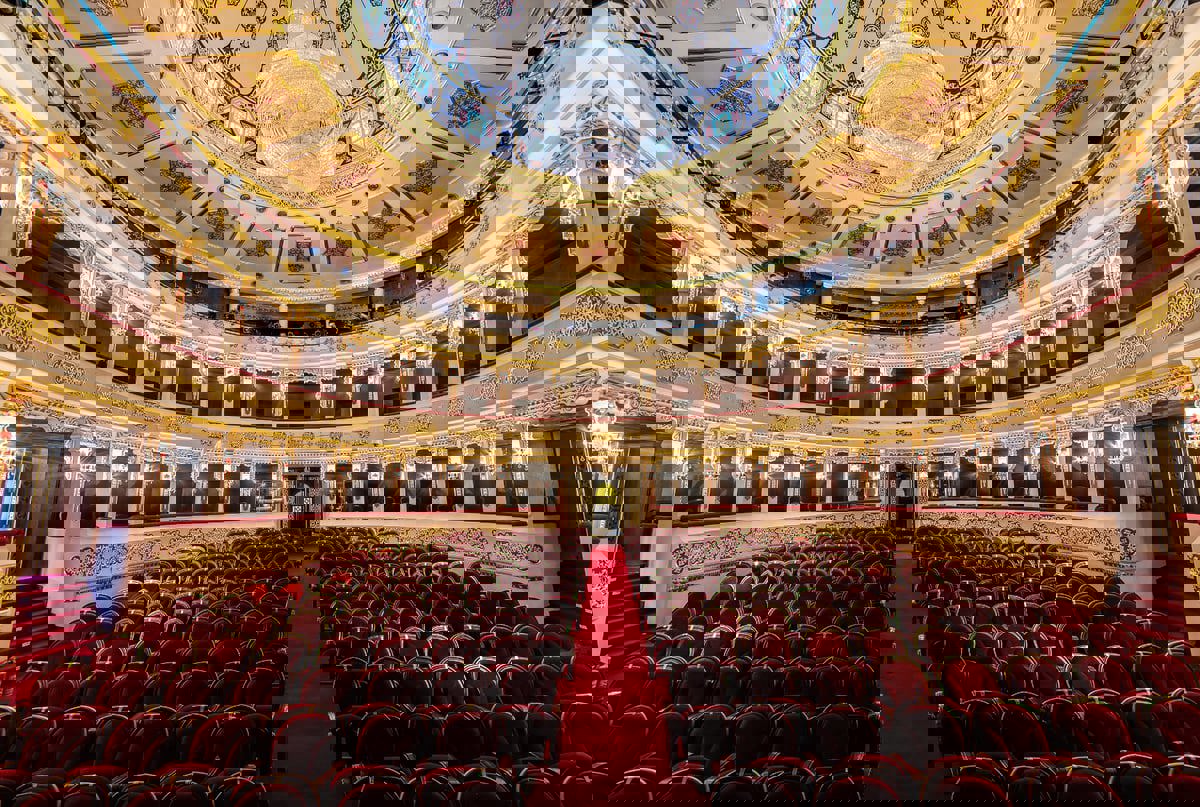 صور.. المسرح القومي المصري "تحفة" تعود للحياة