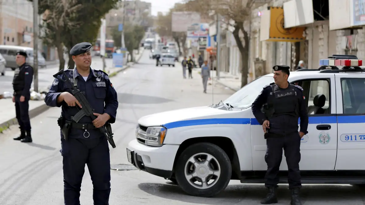 الأردن.. شخص يطعن زوجته "الحامل" أمام محكمة في الكرك