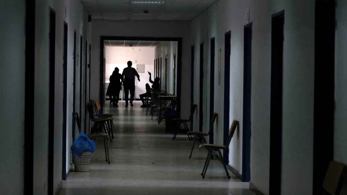 "كأنّ إعصاراً أصاب المدارس".. مستقبل طلبة لبنان "إلى المجهول"