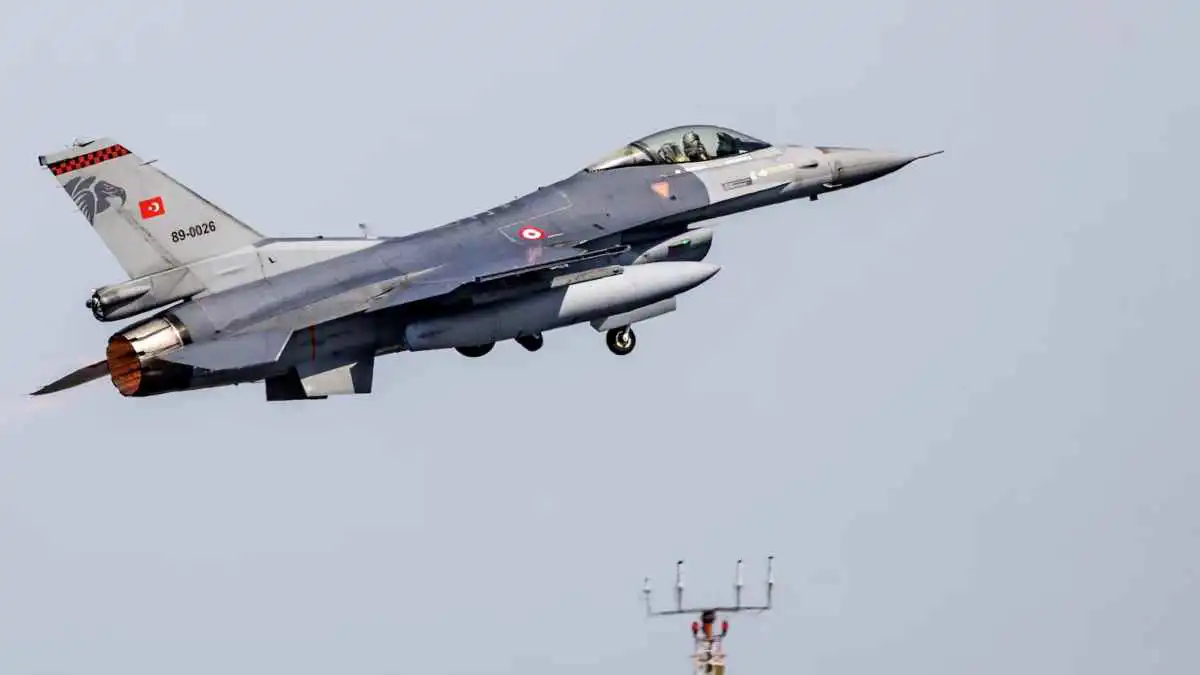 تركيا ترسل 6 طائرات "إف-16" إلى شمال قبرص