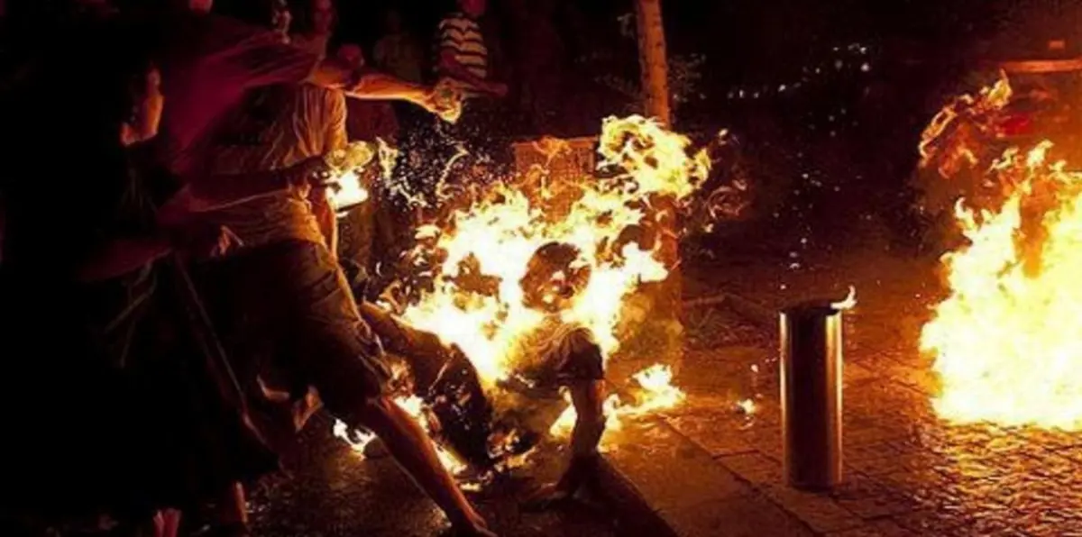 بعد 5 أشهر من واقعة مماثلة.. شاب من "البدون" يحرق نفسه بالكويت