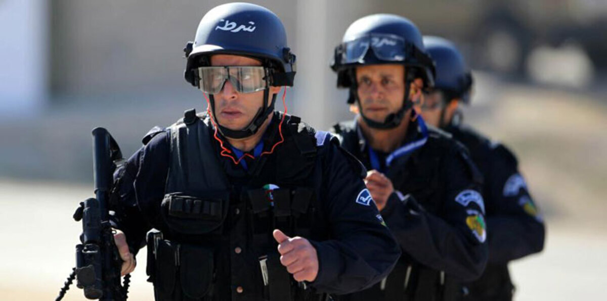 الجزائر تعتقل متهمين بالانتماء لتنظيم داعش