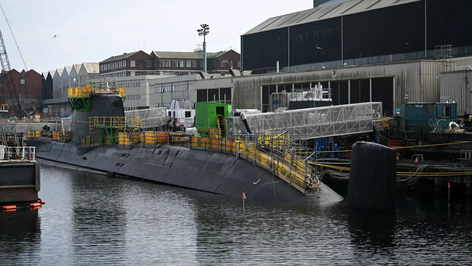 "حرب تحت الماء".. أزمة جديدة بين روسيا وبريطانيا