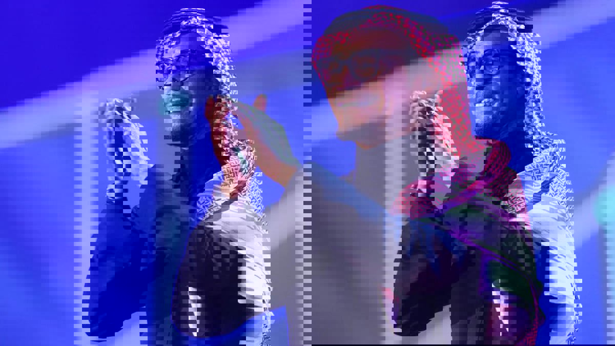 أغنية "نوع من البشر" تتسبب بتوتر بين روتانا ورابح صقر