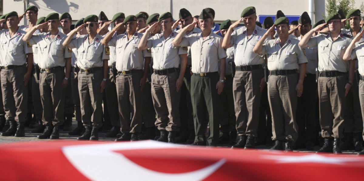 السلطاتُ التركيةُ تعتقلُ عقيدينِ حاولا الهرَبَ بحرًا إلى اليونان