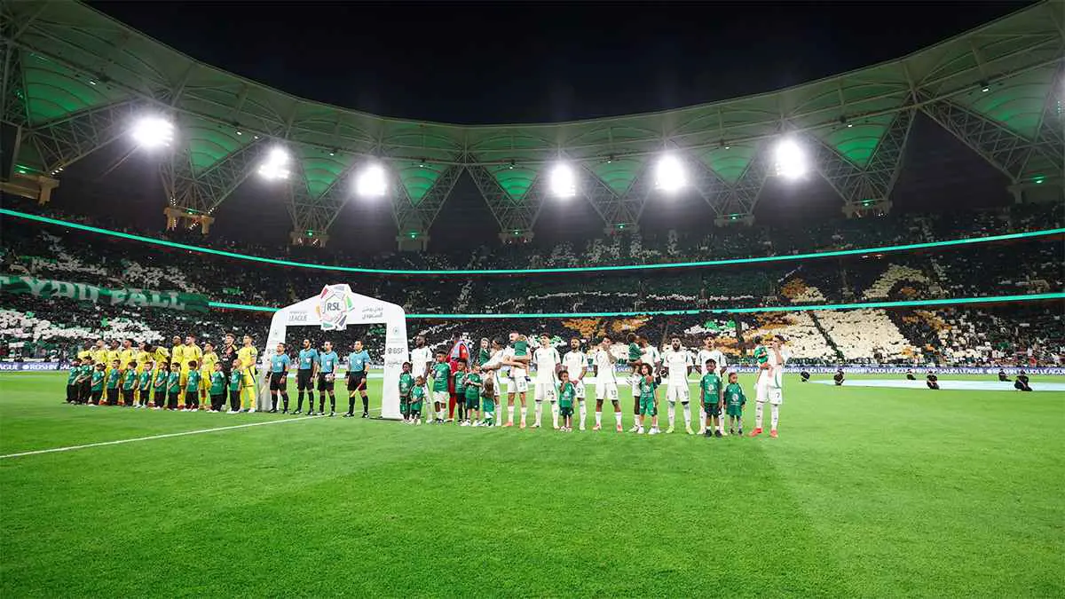 الموعد والقنوات الناقلة لمباراة الأهلي والنصر في الدوري السعودي